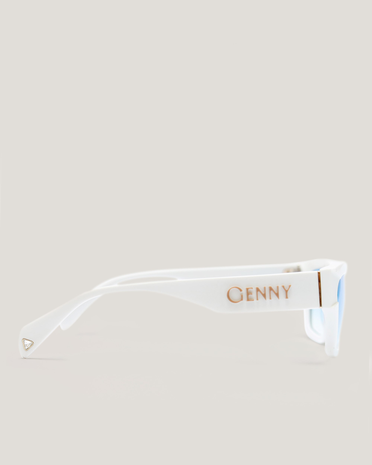 White with blue lenses sunglasses | Sunglasses, Ricercabili | Genny