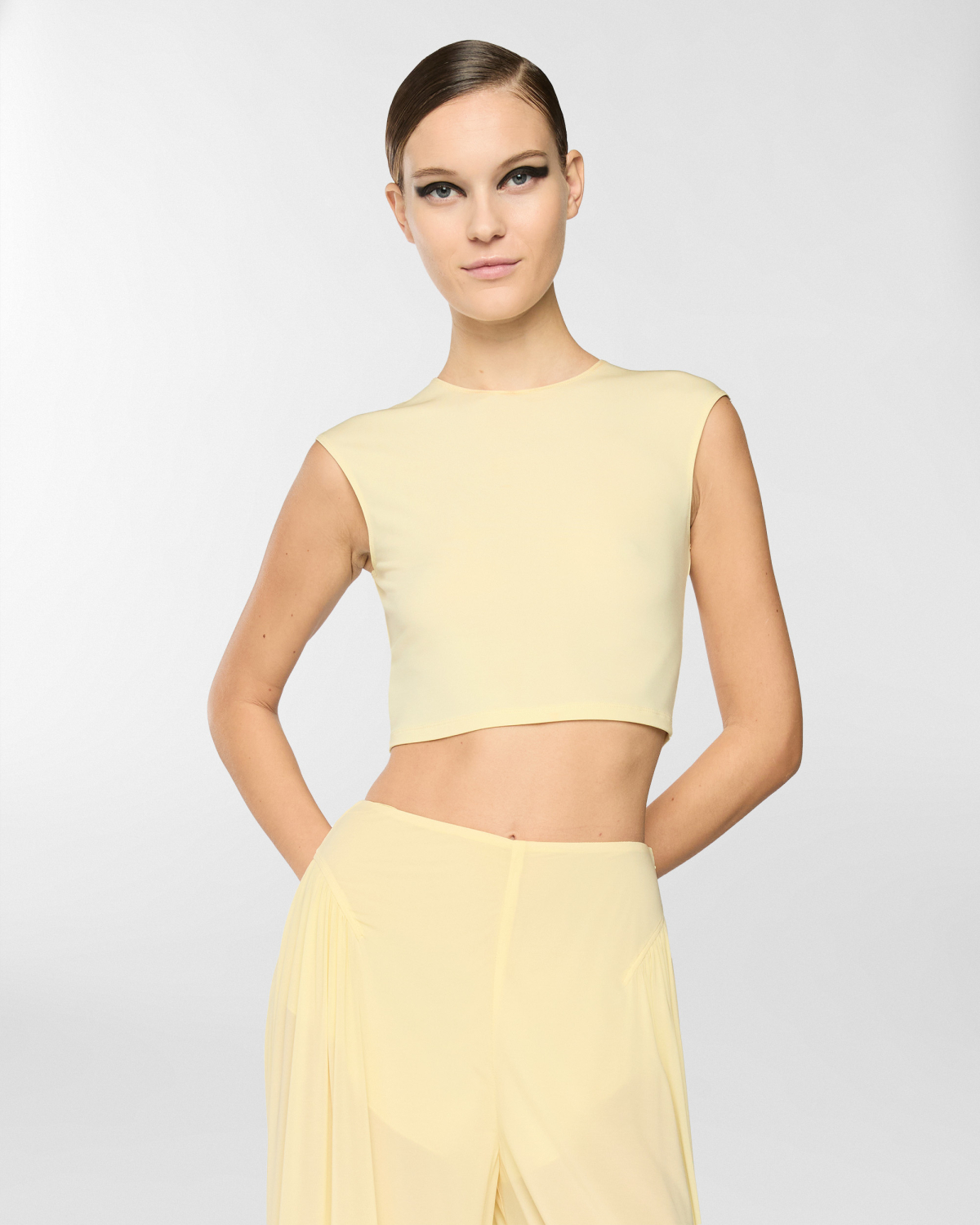 Sleeveless crop top | Spring Summer 2025 Collection, Tops & Blouses, Crop tops, Spring Summer 2025, Ready to Wear, New Arrivals, Private sale | Genny
