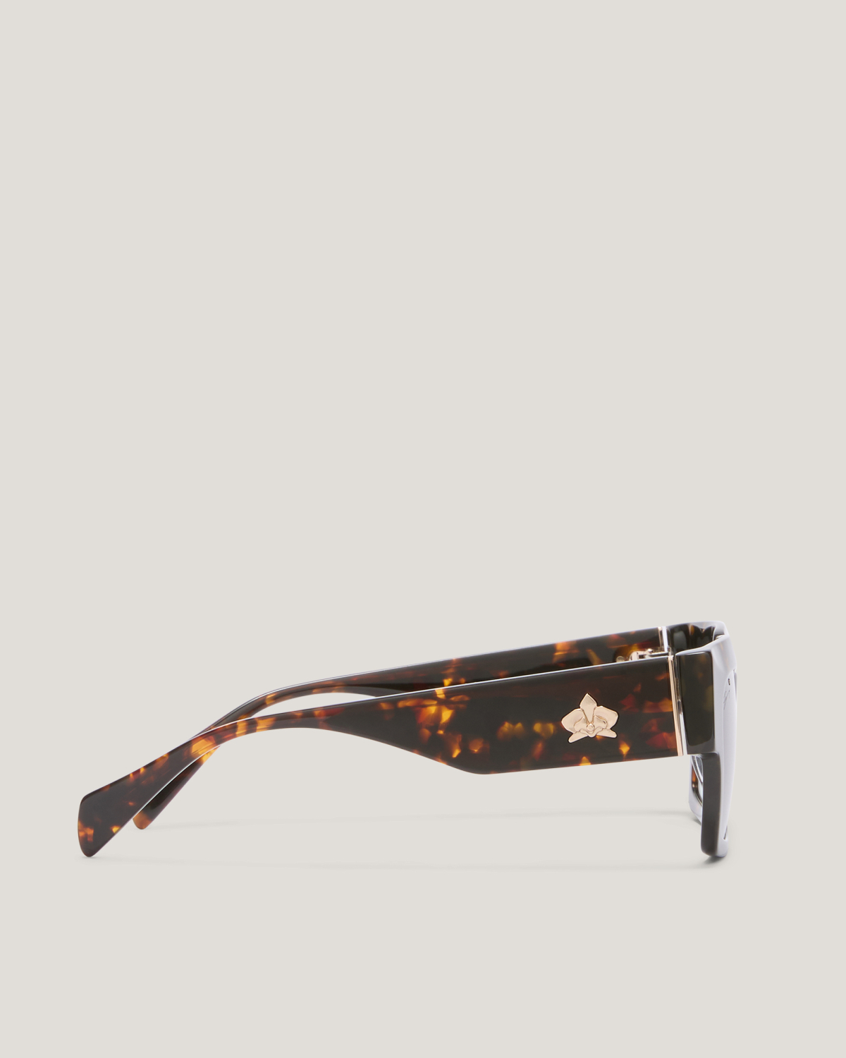 Tortoiseshell sunglasses | Sunglasses, Ricercabili, Spring Summer 2025 Collection, Spring Summer 2025, Beachwear, Mother’s Day Gifts, Ready to Wear, Highlights | Genny