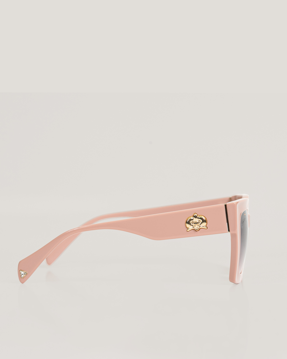 Pink square sunglasses | Sunglasses, Ricercabili, Valentine's Gifts | Genny