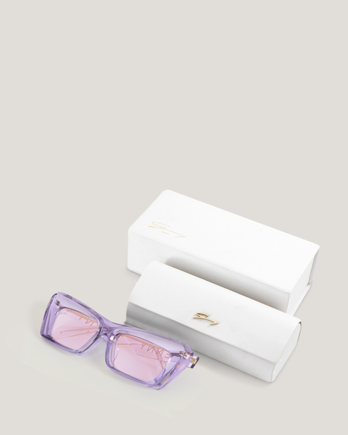 Sunglasses with mirrored lenses | Sunglasses, Ricercabili | Genny