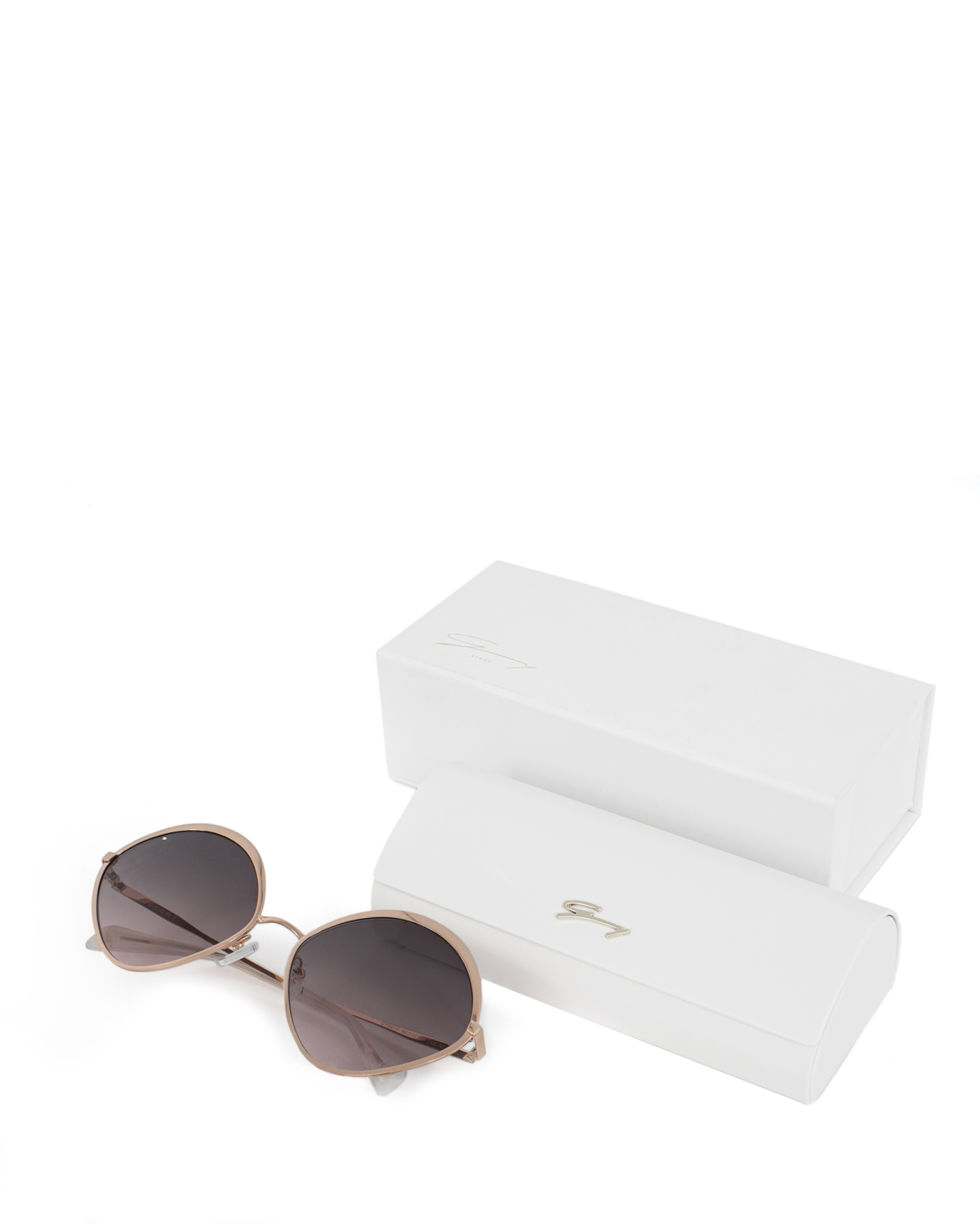 Shiny pink gold sunglasses | Sunglasses, Ricercabili | Genny
