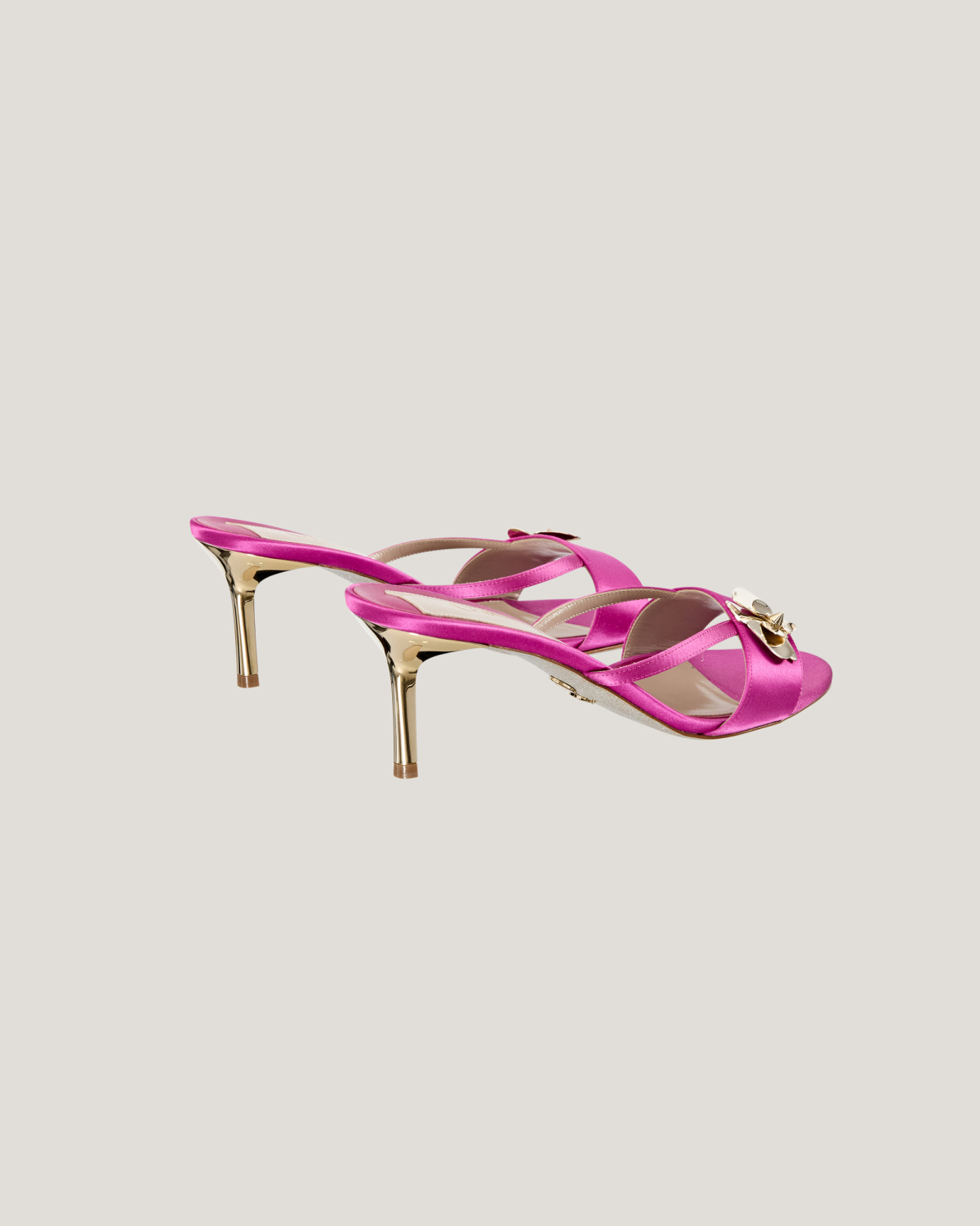 Silk sabot with orchid jewel. | | Genny