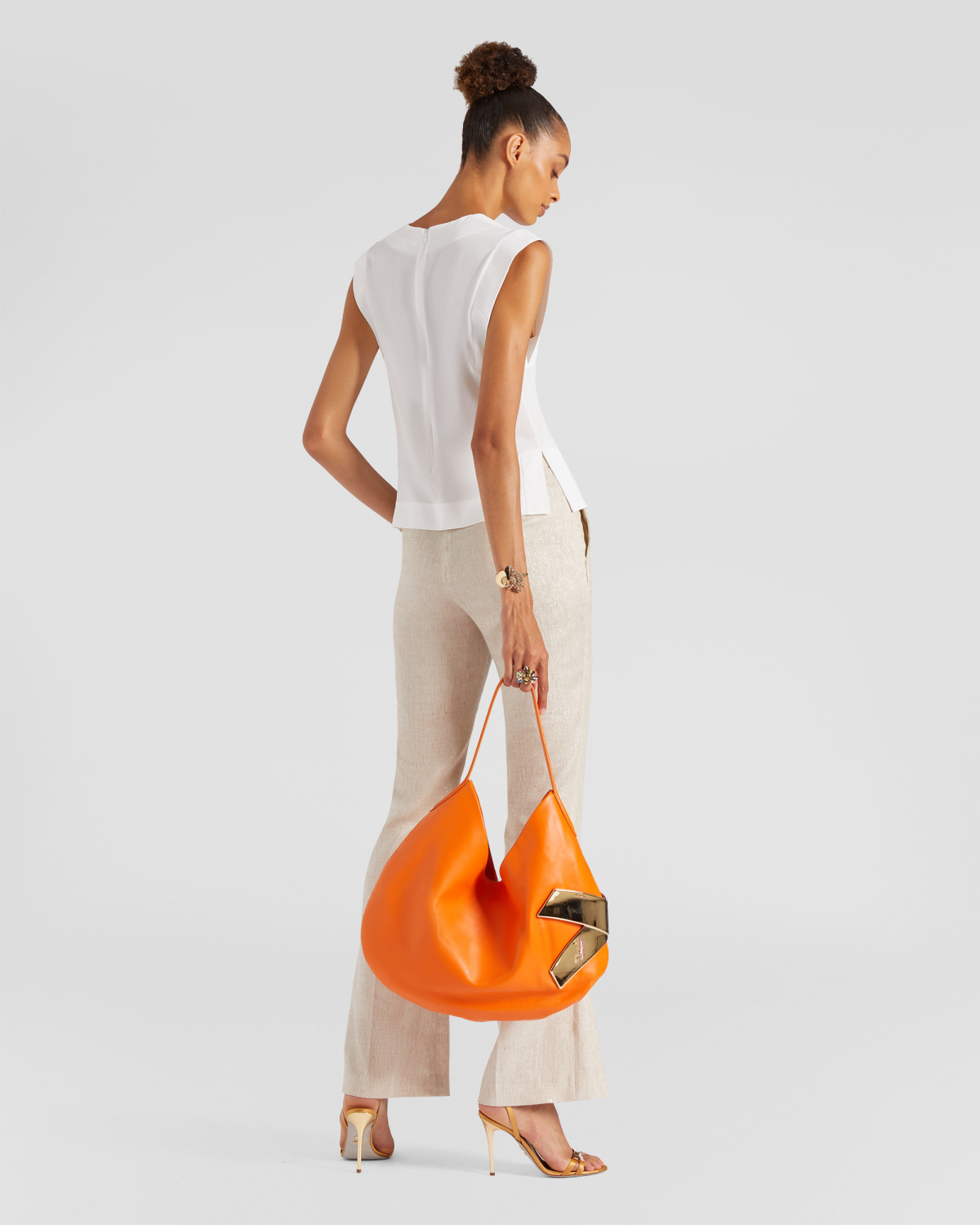 Sleeveless top | | Genny
