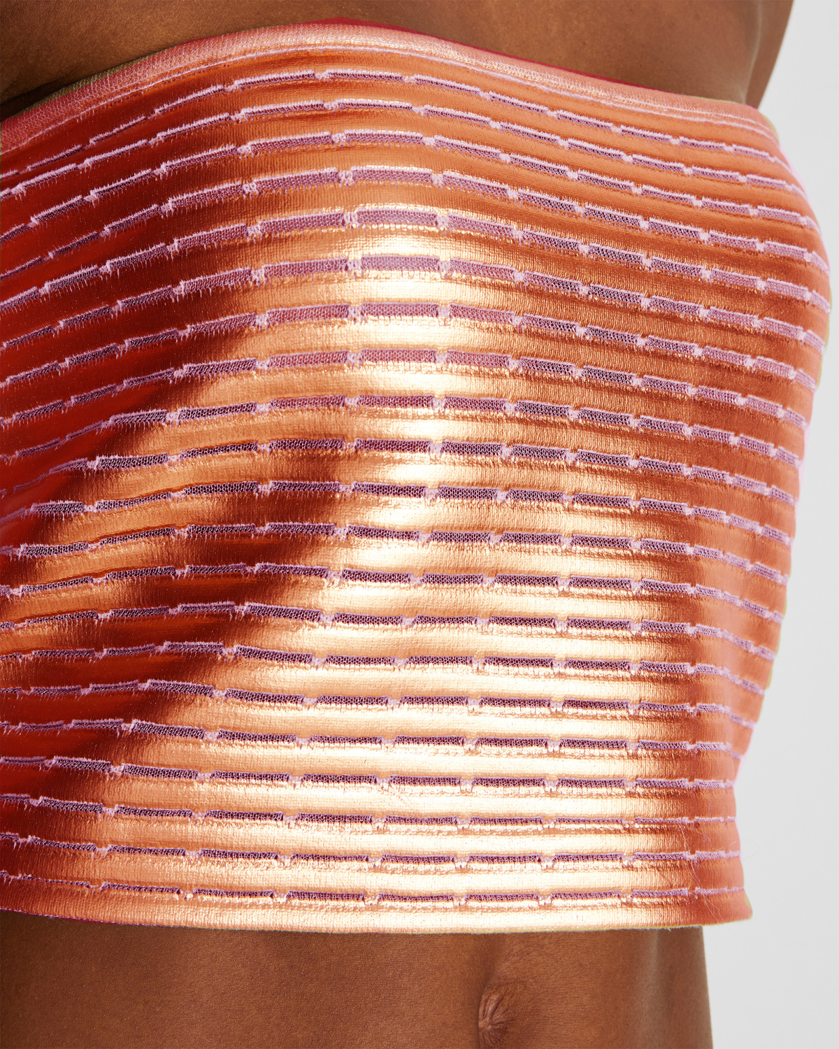 Laminated sleeveless crop top | Crop tops | Genny