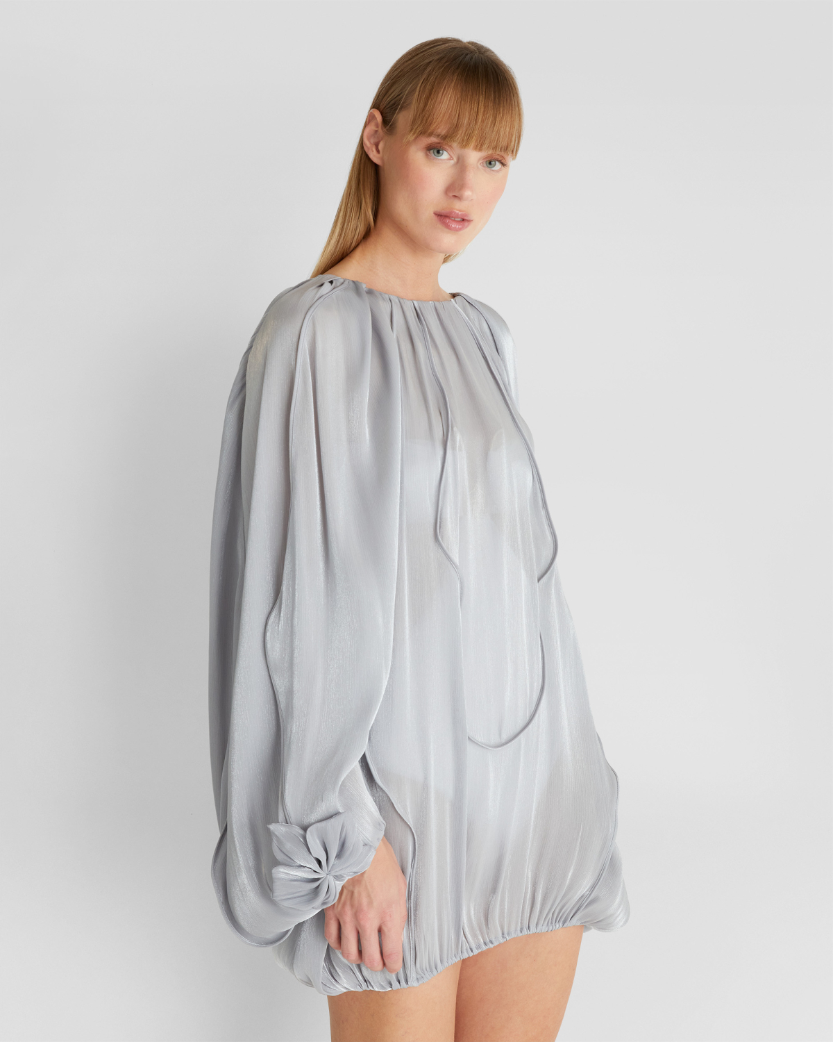 Loose-fitting blouse with orchid | | Genny
