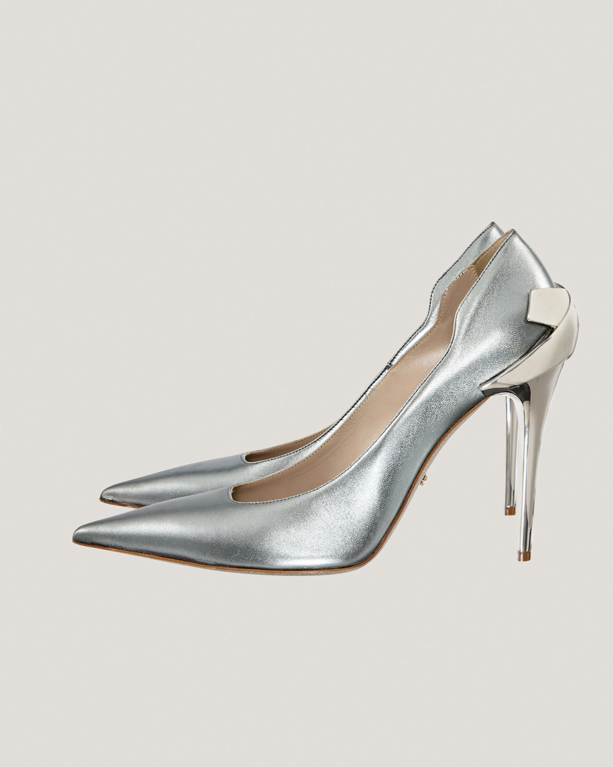 Laminated leather X pumps | | Genny