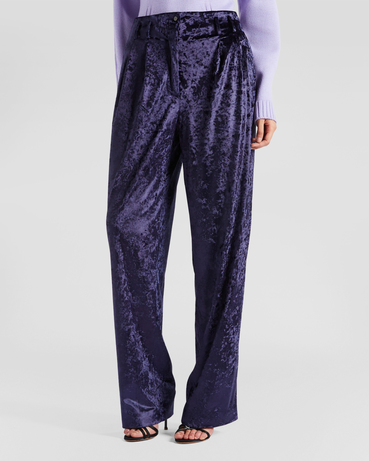 Iridescent velvet pants | Fall Winter 2025 | Genny