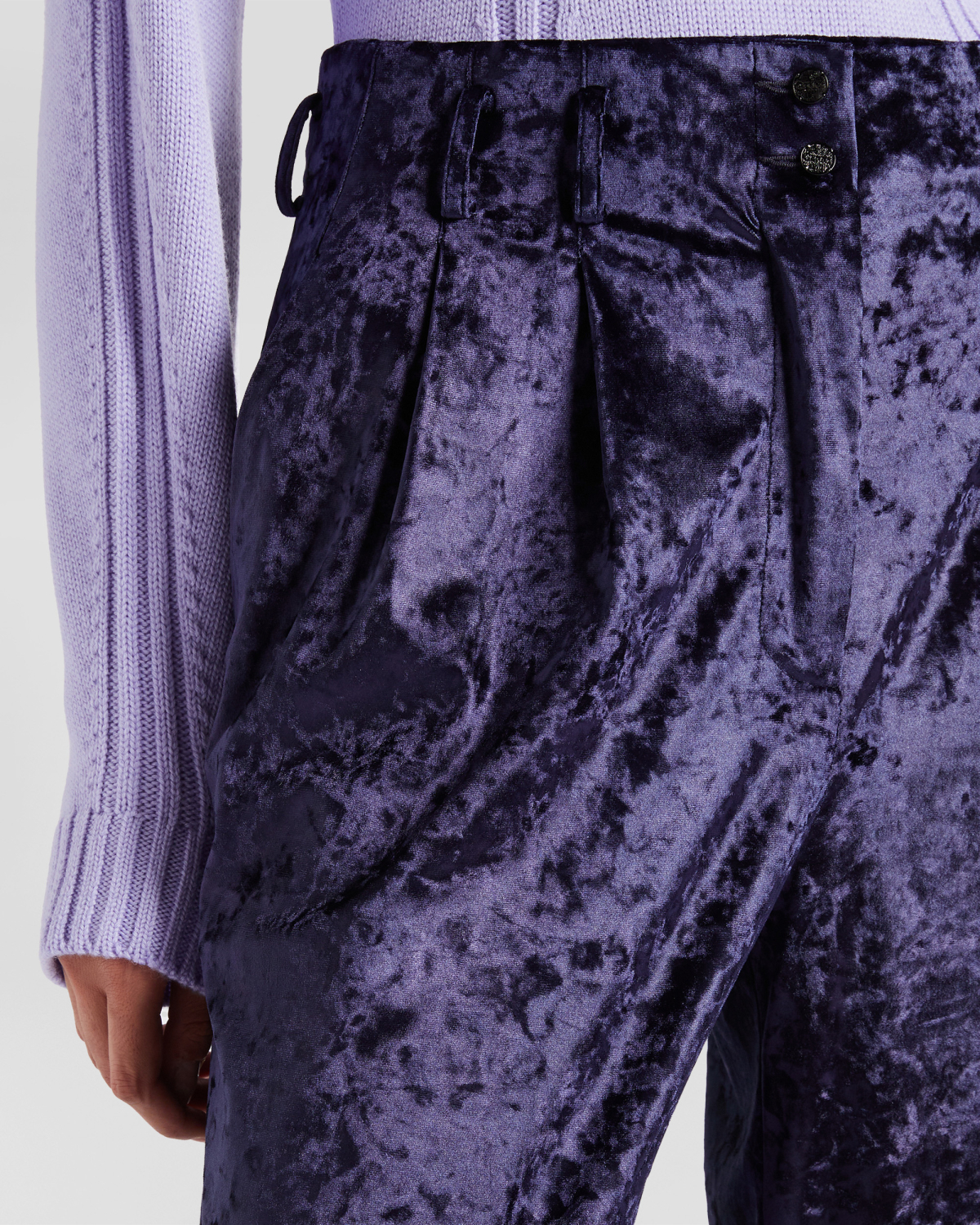 Iridescent velvet pants | Fall Winter 2025 | Genny