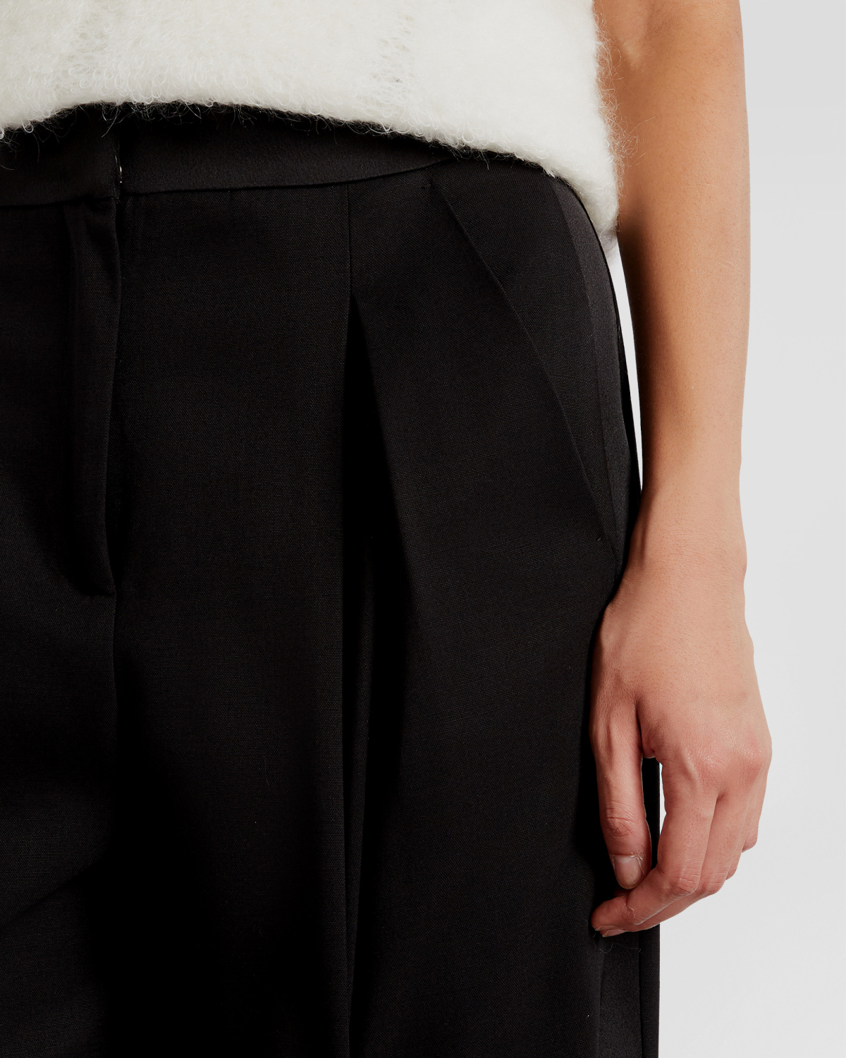 Tailored Smoking Pants with Pleats | Fall Winter 2025 | Genny