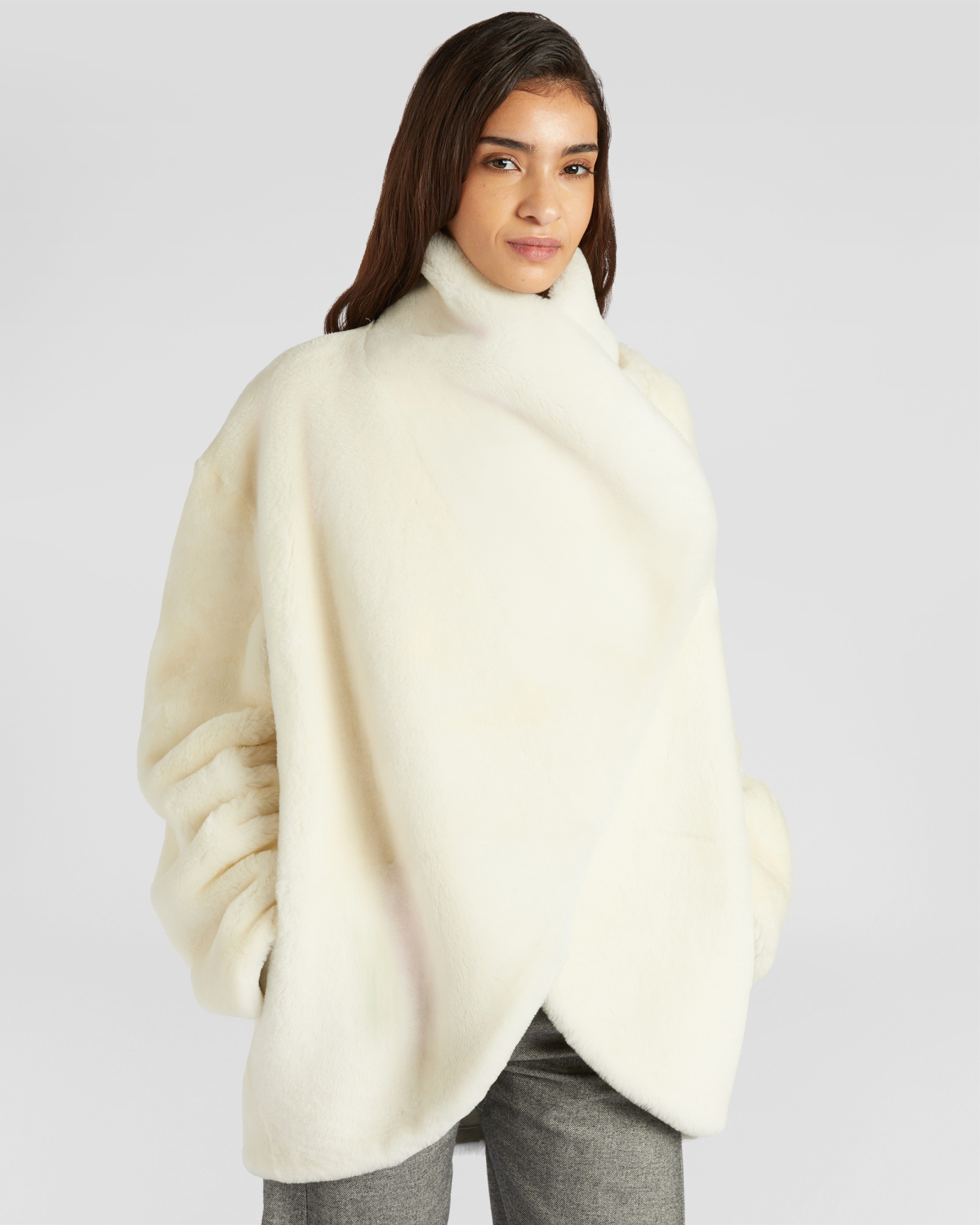 Short shearling fur jacket | Fur, Fall Winter 2025 | Genny