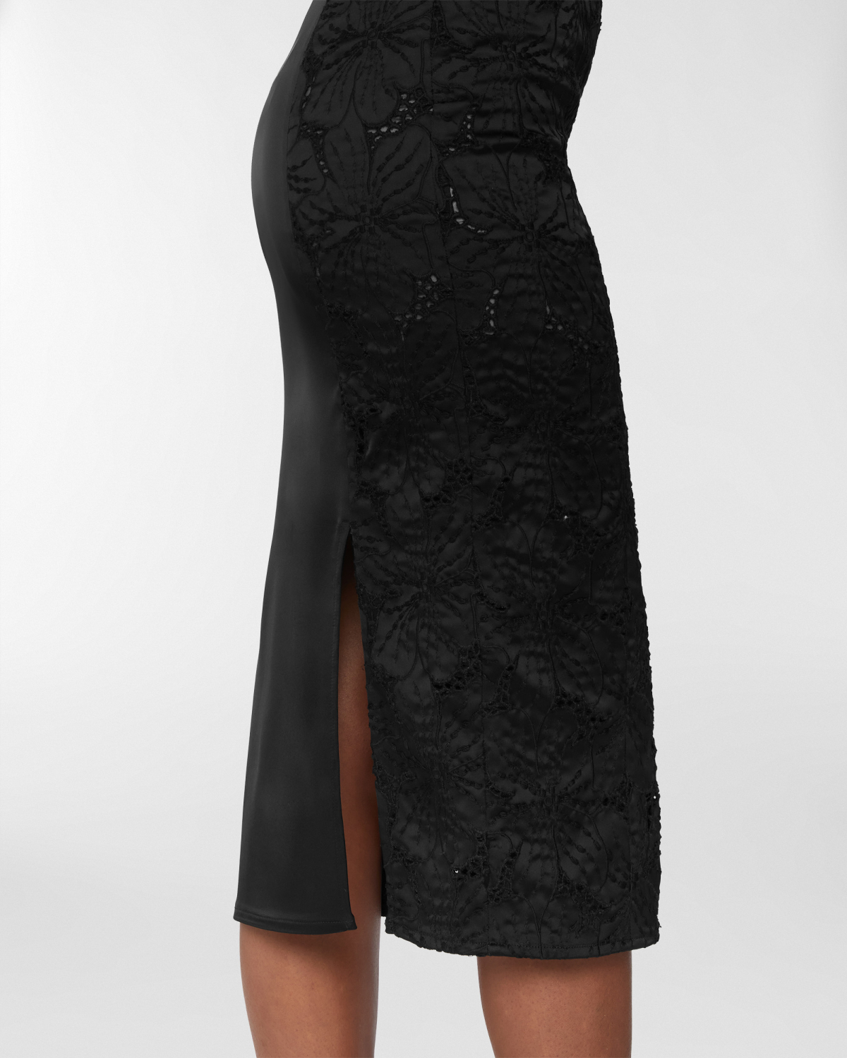 Skirt with Orchids embroidery | Resort 2025 Collection, Skirts & Trousers, Skirt, Spring Summer 2025, Evening Essential, Formal Suit, Embroideries and sequins, Ready to Wear, Highlights, Private sale, Mid season sale-20%, Sale- mid season | Genny