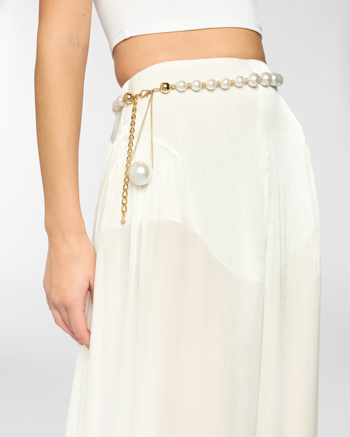 Pearl and gold-tone belt | Spring Summer 2025 Collection, Spring Summer 2025, Jewelry, Body Jewels, Ceremony Outfit, New Arrivals, Accessories | Genny
