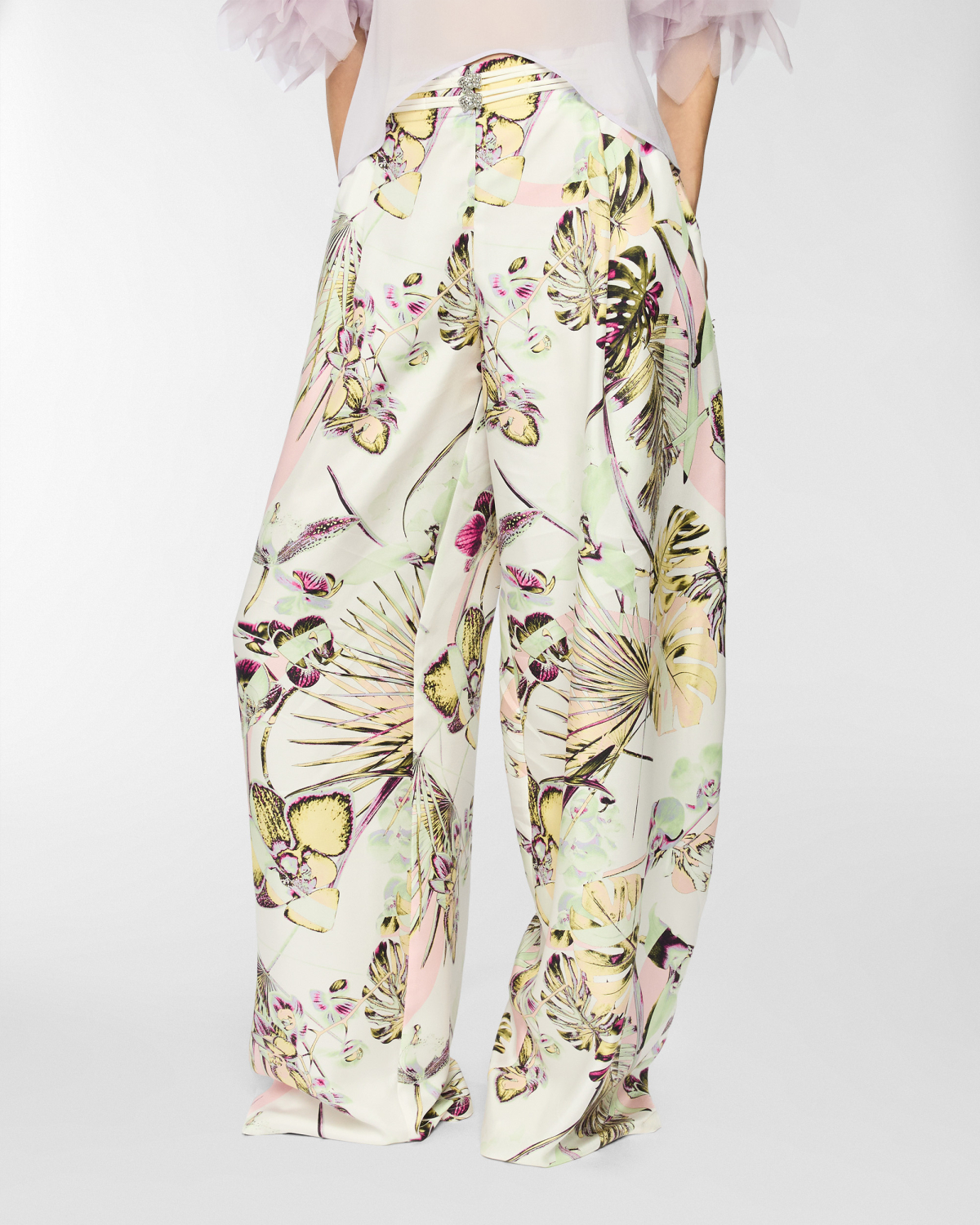 Jungle Orchids silk pants | Spring Summer 2025 Collection, Skirts & Trousers, Trousers, Spring Summer 2025, Formal Suit, Mother’s Day Gifts, Ready to Wear, Highlights, Private sale, Mid season sale -30%, Sale- mid season | Genny