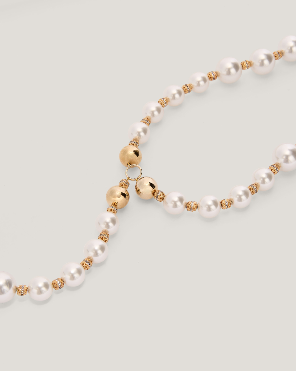 Pearl suspender with metallic details | Spring Summer 2025 Collection, Jewelry, Body Jewels, Mother’s Day Gifts, Spring Summer 2025, Ceremony Outfit, New Arrivals, Accessories | Genny