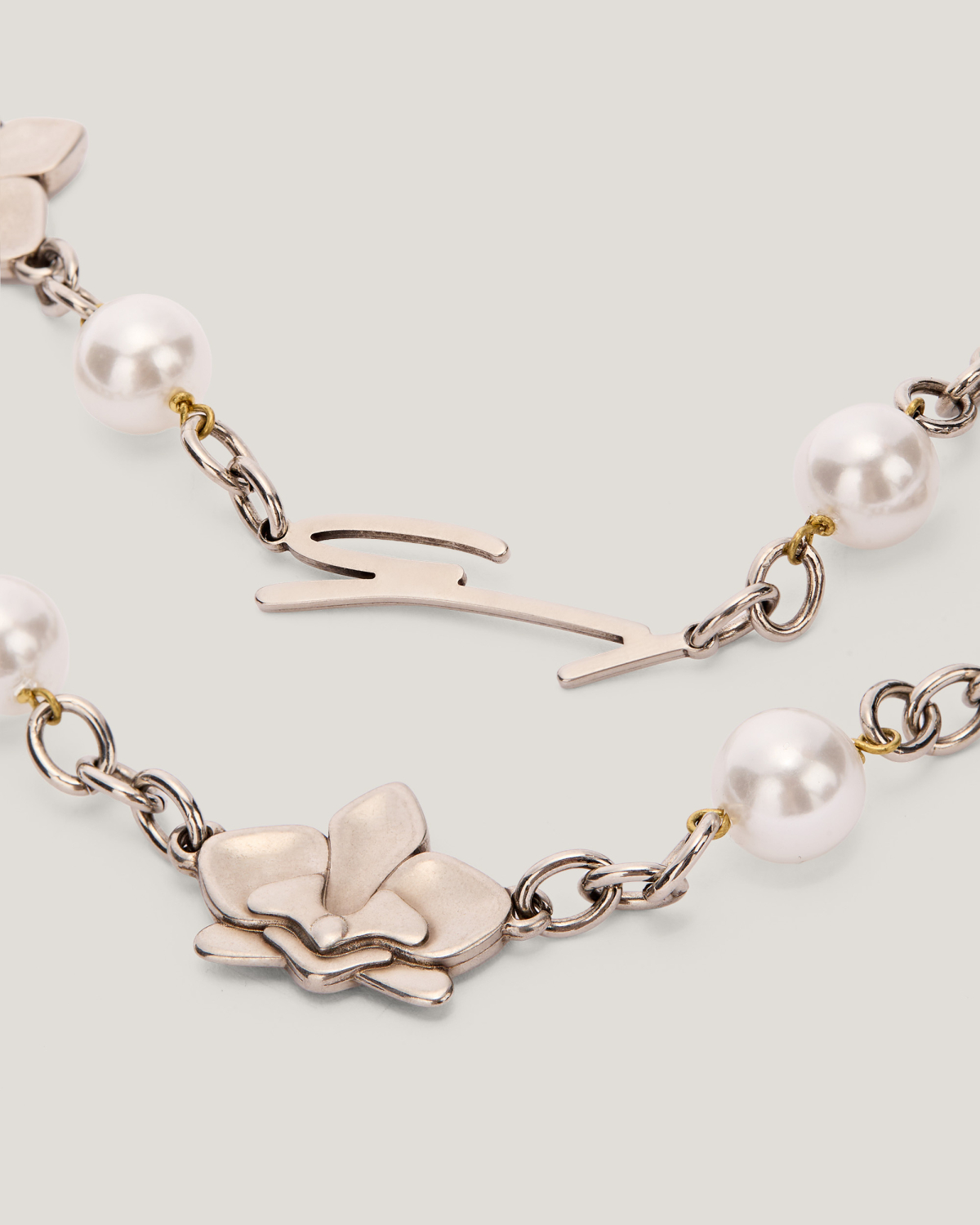 Orchid and pearl charm | Spring Summer 2025 Collection, Charms, Mother’s Day Gifts, Spring Summer 2025, Highlights | Genny
