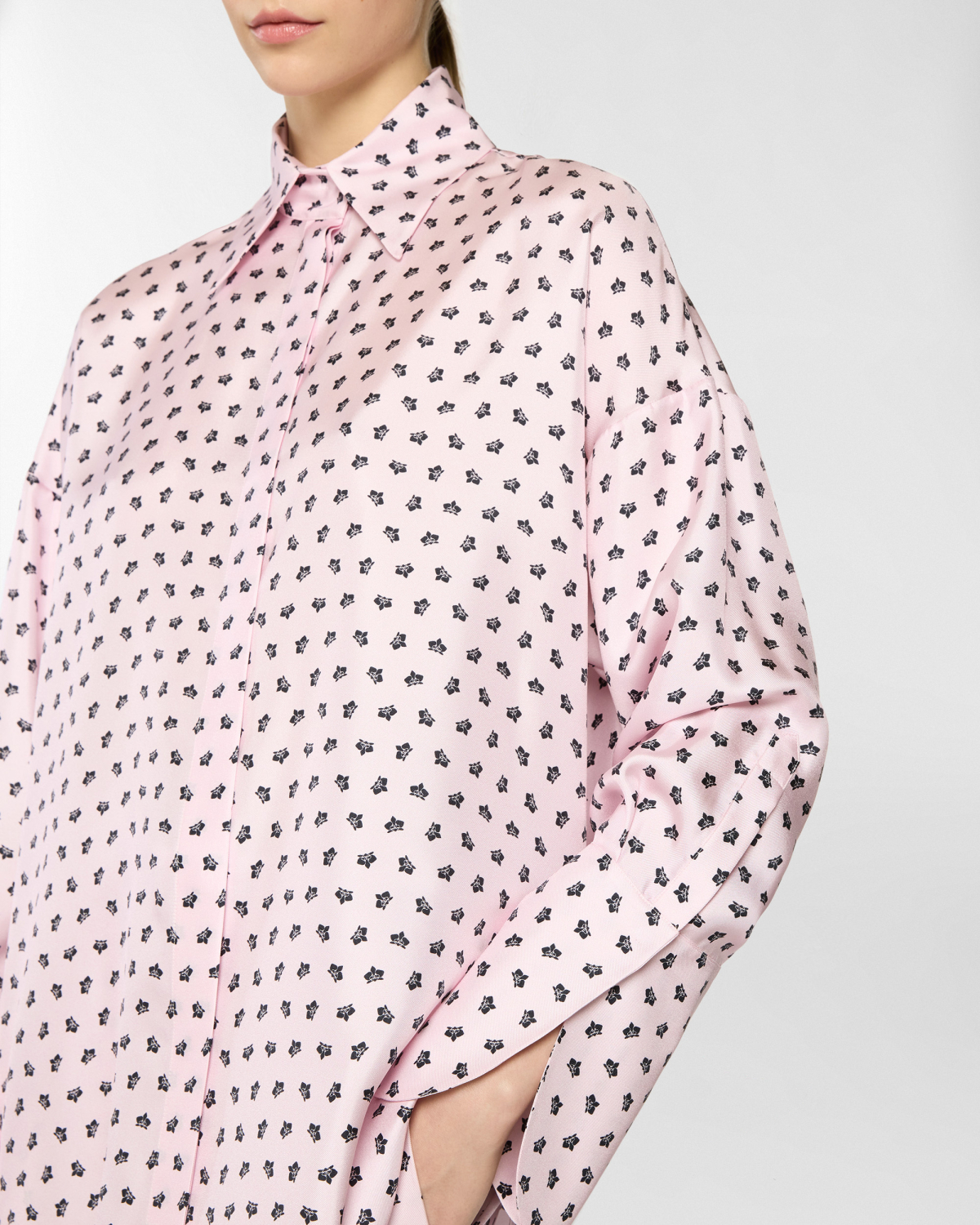 Micro Orchids oversize silk shirt | Spring Summer 2025, Tops & Blouses, Spring Summer 2025 Collection, Homewear, Shirts, Ready to Wear, Highlights, Mid season sale -30%, Sale- mid season | Genny