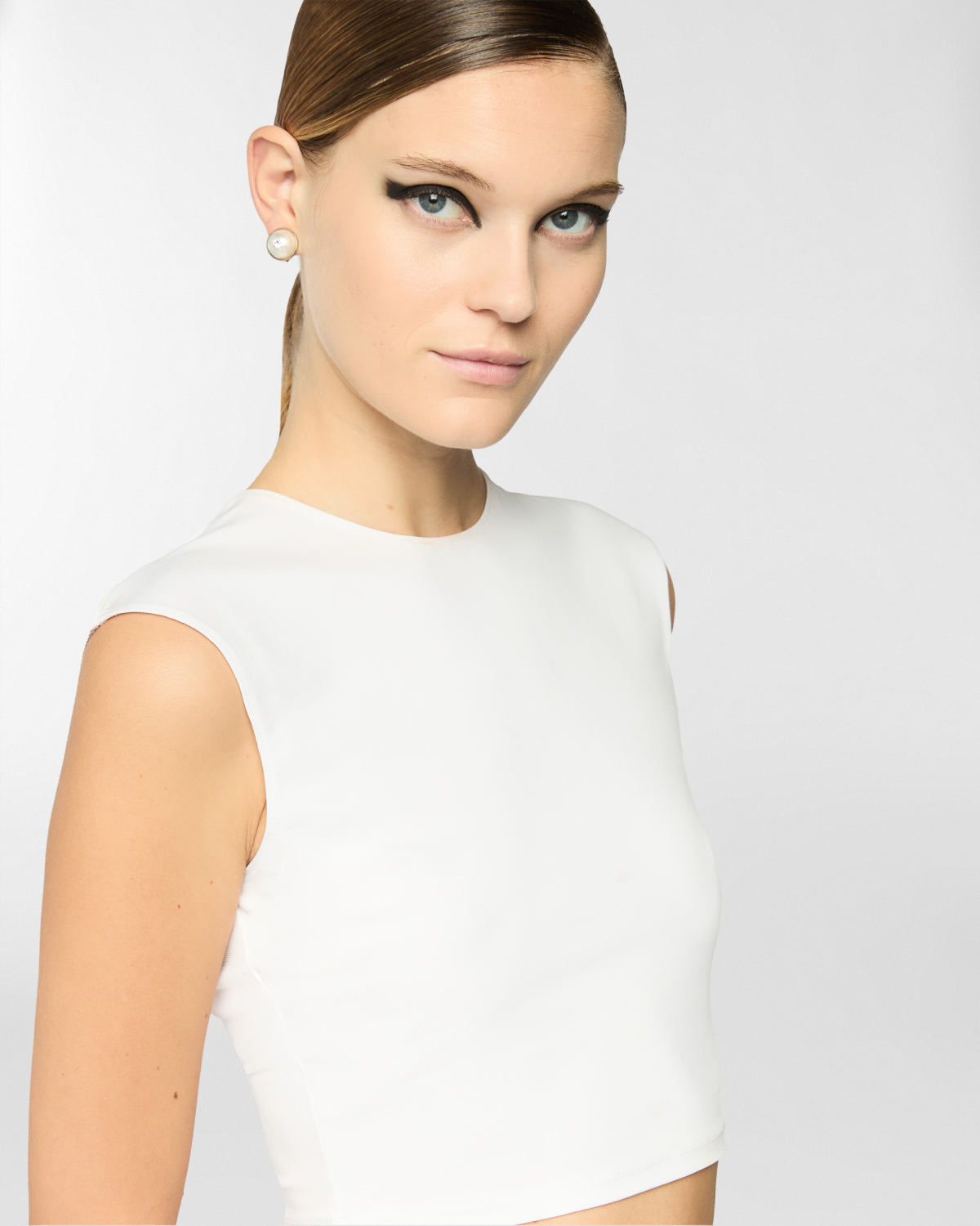 Sleeveless crop top | Spring Summer 2025 Collection, Mother’s Day Gifts, Tops & Blouses, Crop tops, Spring Summer 2025, Ready to Wear, Highlights, Private sale | Genny