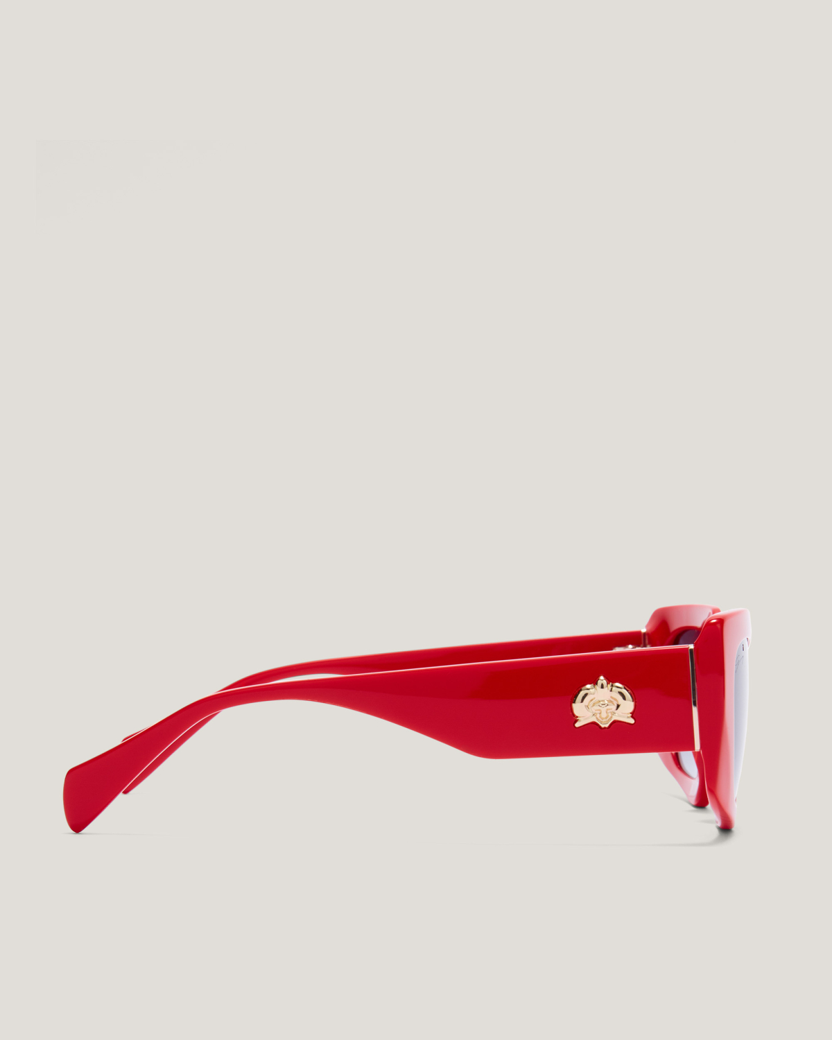 Red square sunglasses | Sunglasses, Valentine's Gifts, Ricercabili | Genny