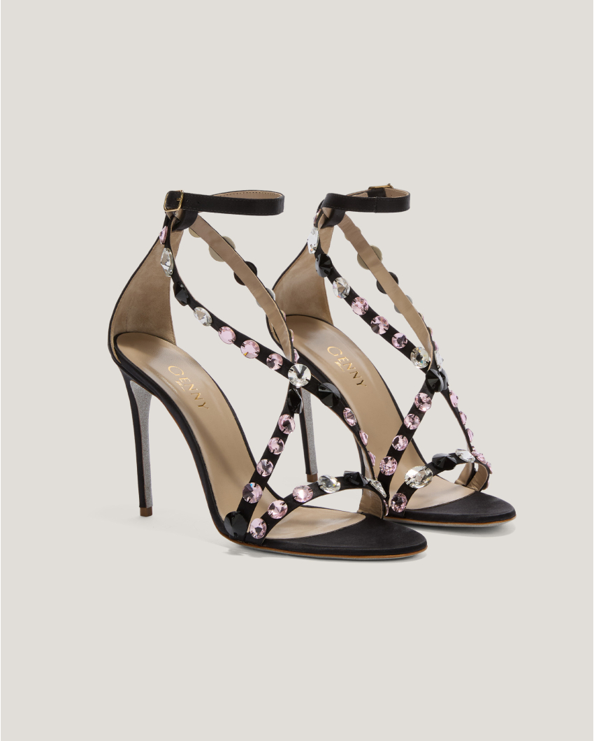 Leather sandals with crystals