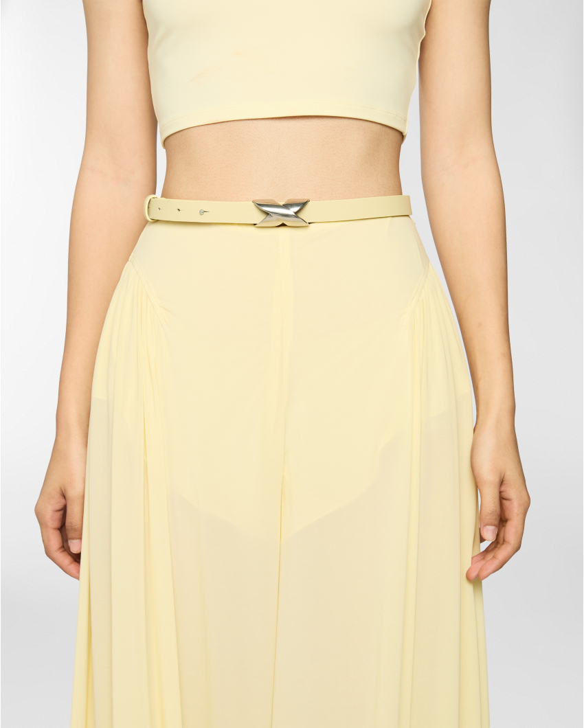 Belt with wave-shaped buckle