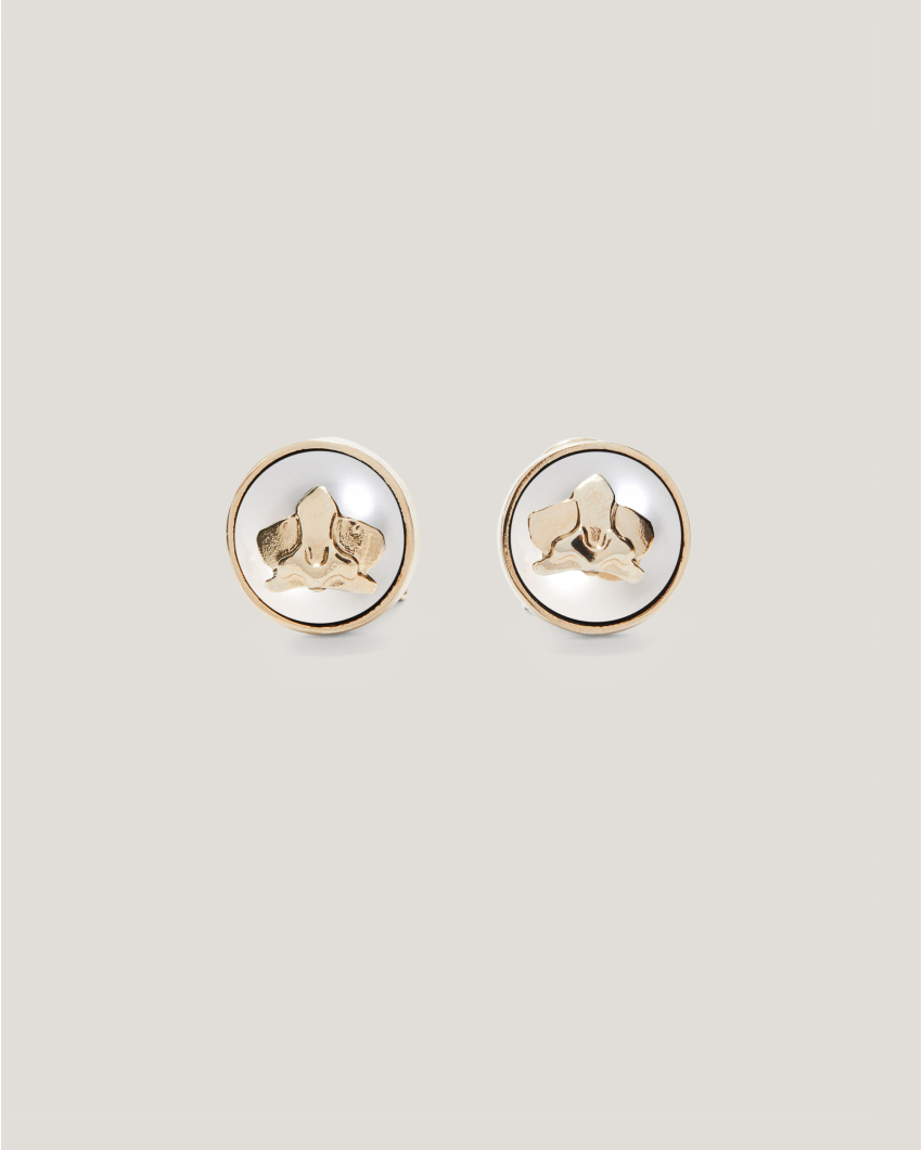 Clip-on earrings with orchid detail