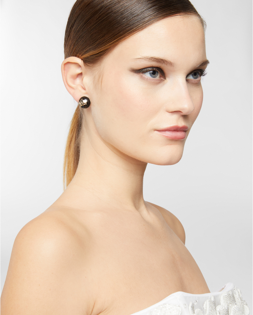 Clip-on earrings with orchid detail