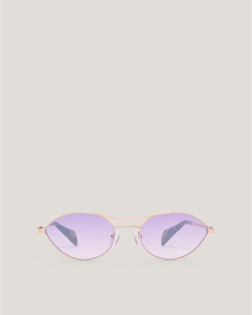 sunglasses with tortoiseshell temples