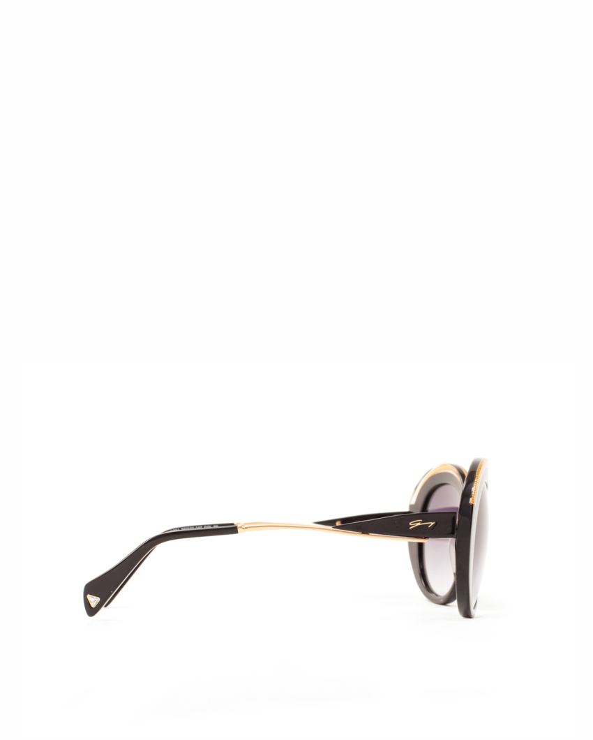 Black round sunglasses 